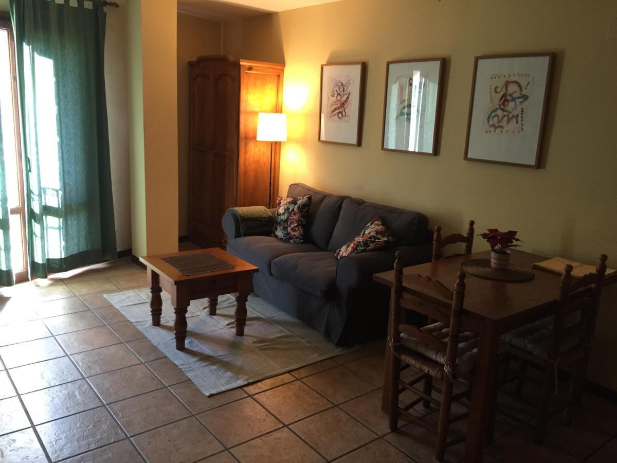 Apartamentos Turisticos San Juan De La Pena Santa Cruz de la Serós Buitenkant foto