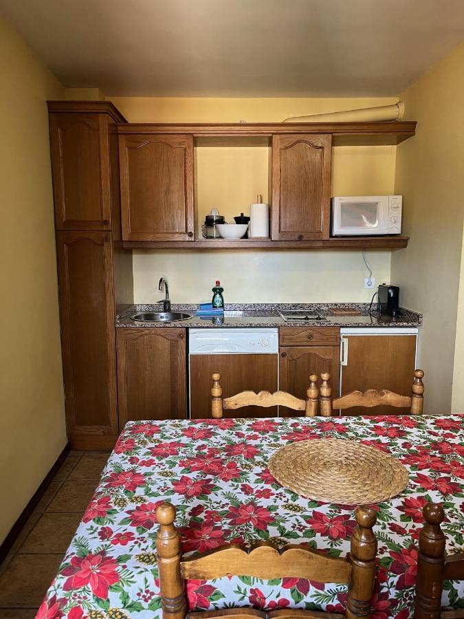 Apartamentos Turisticos San Juan De La Pena Santa Cruz de la Serós Buitenkant foto