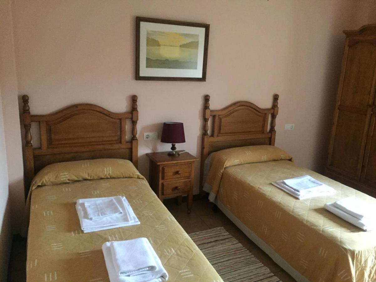 Apartamentos Turisticos San Juan De La Pena Santa Cruz de la Serós Buitenkant foto