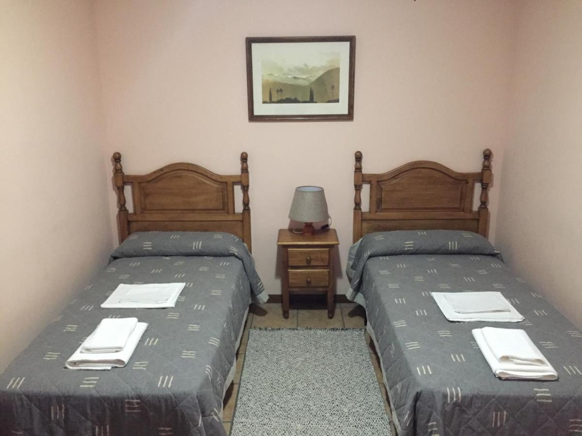 Apartamentos Turisticos San Juan De La Pena Santa Cruz de la Serós Buitenkant foto