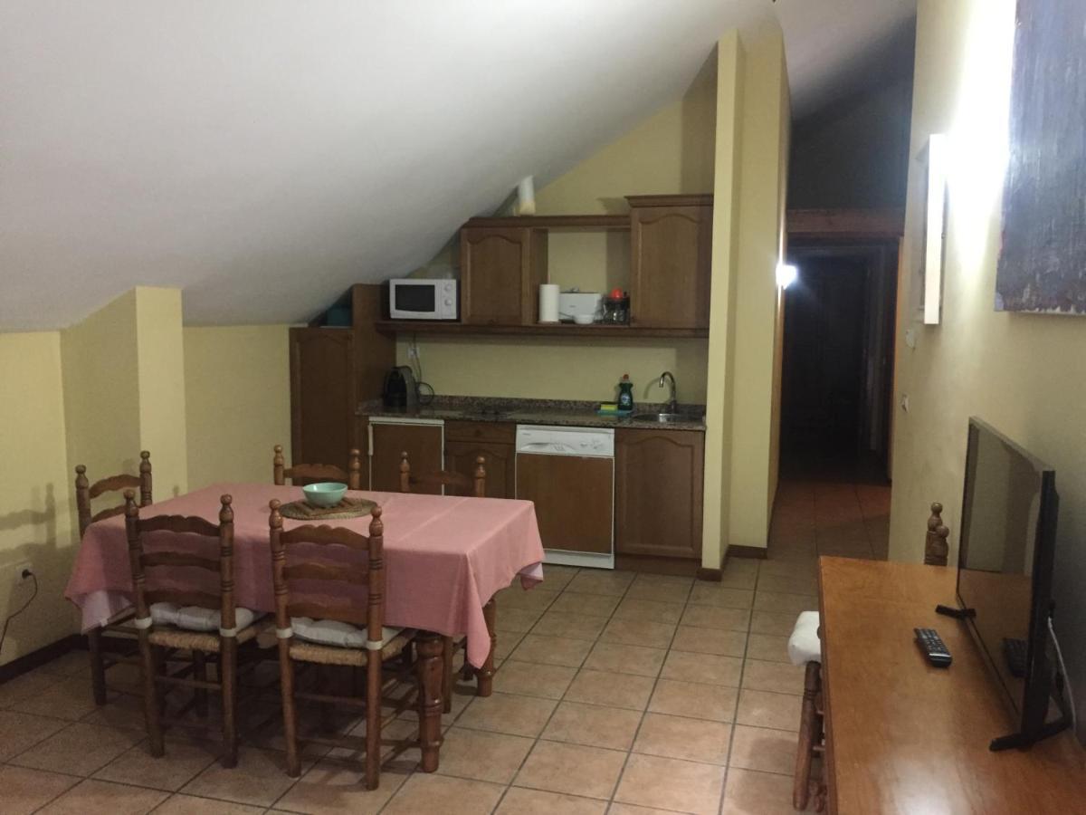 Apartamentos Turisticos San Juan De La Pena Santa Cruz de la Serós Buitenkant foto