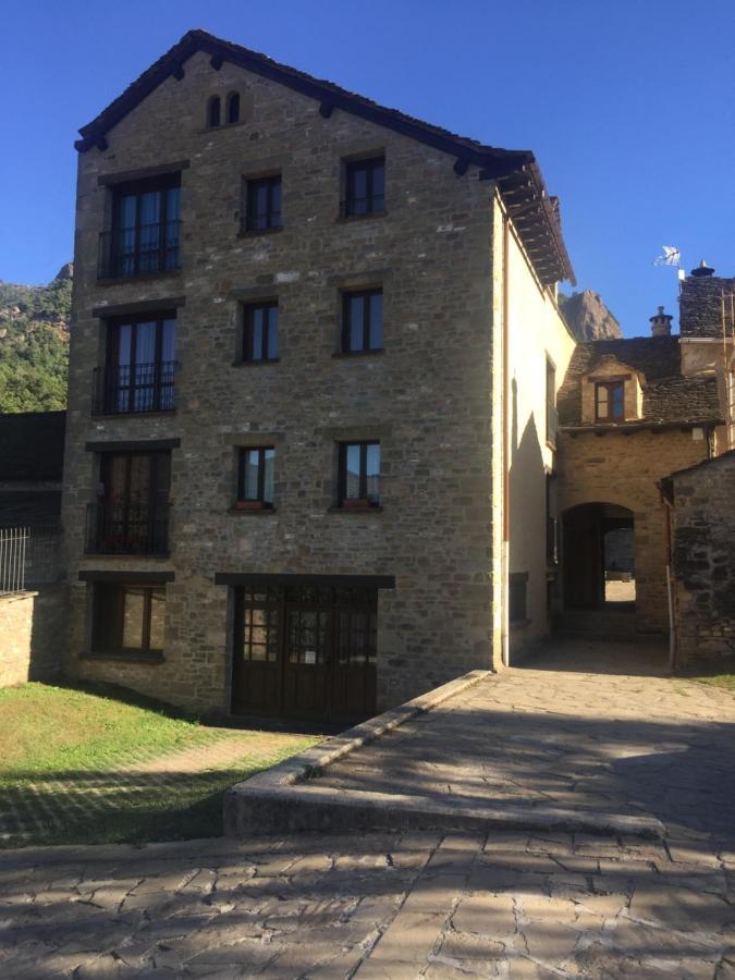 Apartamentos Turisticos San Juan De La Pena Santa Cruz de la Serós Buitenkant foto